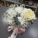 Шляпная коробка с цветами «Райский сад» из роз и хризантем