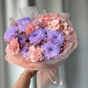 Яркий букет с ажурной хризантемой