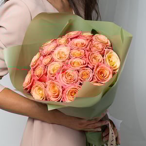 Букет из персиковых роз 25 шт