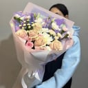 Букет «Сияние» из роз и эустом