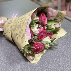 Букет «Альстромерии и розы»