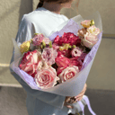 Букет «Н А С Л А Ж Д Е Н И Е» из роз и эустом