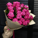 Букет из 25 розовых роз 50 см в оформлении