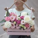 Коробка с цветами «Для любимой» из роз и эустом