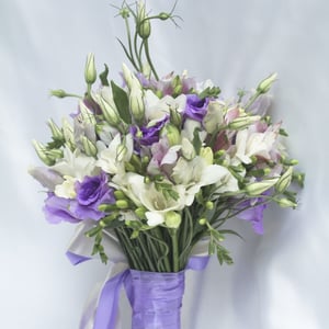 Свадебный букет из эустомы