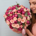 Шляпная коробка с цветами «Малиновый щербет» из роз