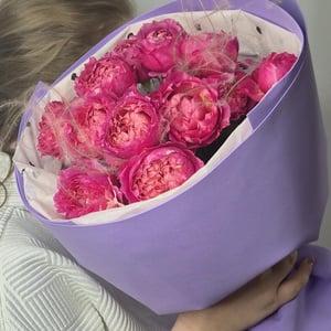 Букет из кустовух роз