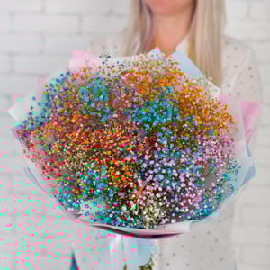 Букет из цветной гипсофилы