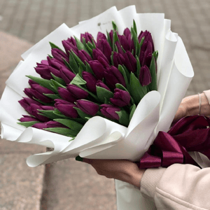 Букет из фиолетовых тюльпанов 25шт