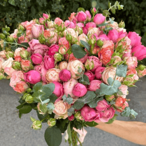 Букет пионовидных роз