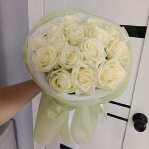 Букет 15 белых роз