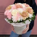 Цветы в шляпной коробке