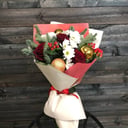 Авторский букет с нобилисом S из роз и хризантем