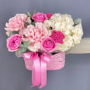 Корзина с цветами «Лукошко с розами и гортензией»