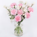 Букет «Безмятежность» из гвоздик и эустом