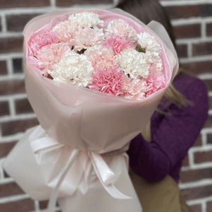 Букет «15 кружевных диантусов» из гвоздик