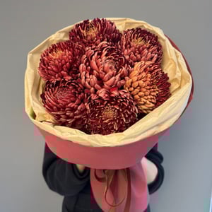 Букет из из коричнево-красных бигуди