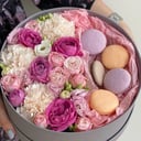 Подарочный набор «Сюрприз» из роз и эустом