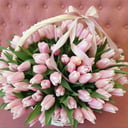 Корзина розовых тюльпанов