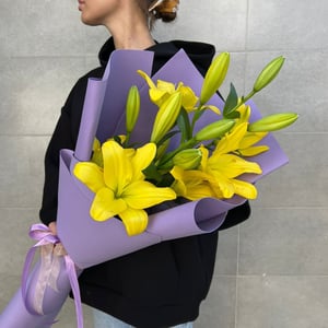 Букет «Яркие моменты» из лилий