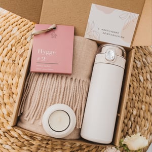 Подарочный набор с палантином и термосом