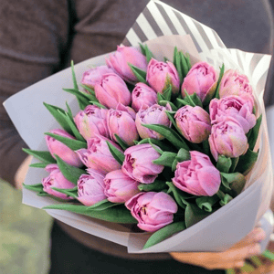 Букет розовых тюльпанов