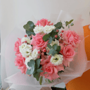 Букет «Коралловые розы с эустомой»