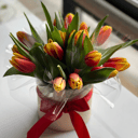 Тюльпаны 15 шт в шляпной коробке