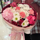 Мона букет из хризантем и альстромерий