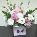 Коробка с цветами «Пушистый котик» из роз и эустом