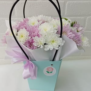 Коробка с цветами «Композиция "Облако"» из хризантем