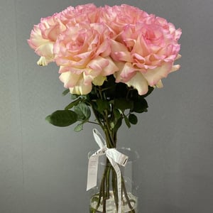 Букет из 9 розово-белых французских роз