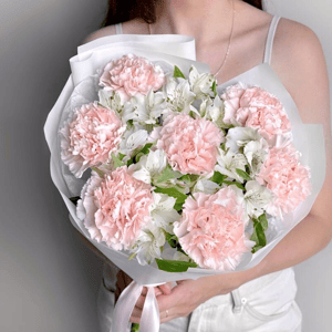 Букет «Для нежной нее» из гвоздик и альстромерий