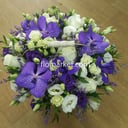 Синяя симфония из роз и ирисов