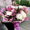 Букет «Purple Sanrise» из хризантем и альстромерий