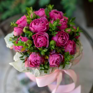 Шляпная коробка с цветами «Коробка с пионовидной розой»