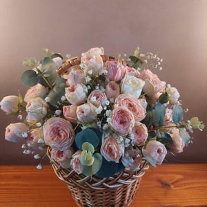 Корзина с цветами «Воздушная акварель» из гипсофил