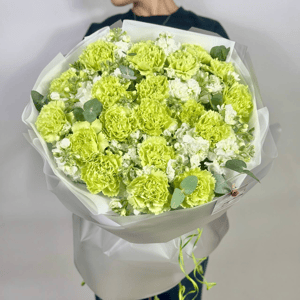 Букет «Лимонный шербет» из гвоздик и маттиолы