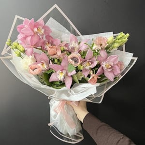 Букет «Музыка сердца» из орхидей и экзотических цветов