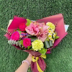 Букет «Венеция» из роз и экзотических цветов