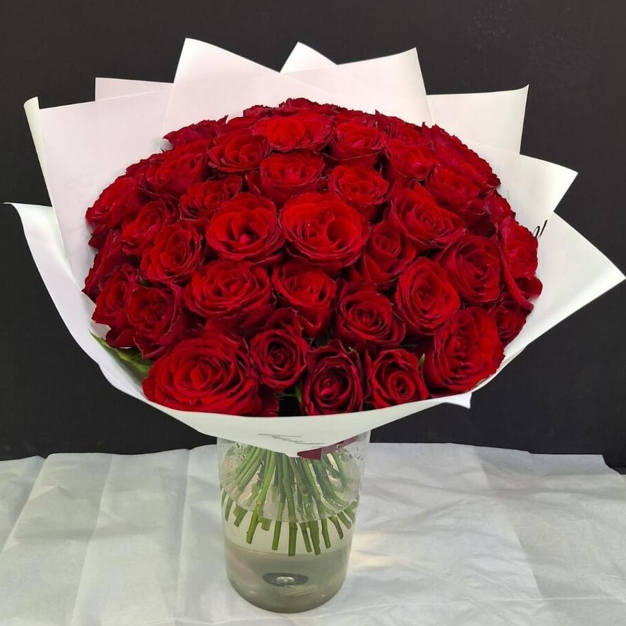 Букет из 45 красных роз Кения