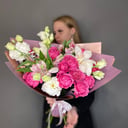 Авторский букет 16 из роз и эустом