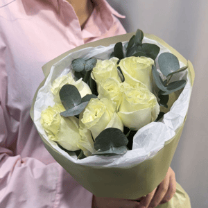 Букет «Белая роза с эвкалиптом»