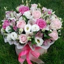 Шляпная коробка с цветами «Милый вид» из альстромерий и эустом