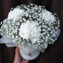 Шляпная коробка с цветами «Облака» из гипсофил