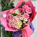 Авторский сложный букет из роз и гербер