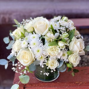 Букет «Лебединое Озеро» из роз и хризантем