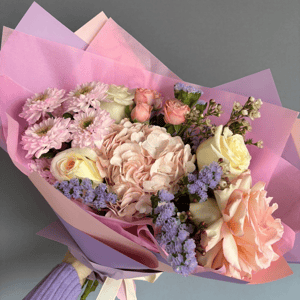 Букет «Pink tenderness» из роз и хризантем