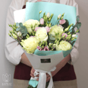 Букет «Голубая лагуна М» из роз и эустом