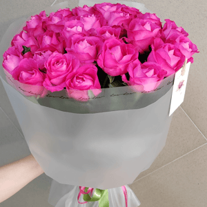 Букет ярких роз "красотка"